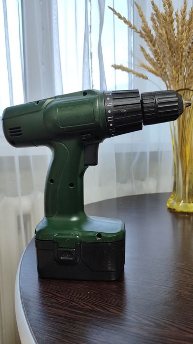 ПродамШуруповерт б/у