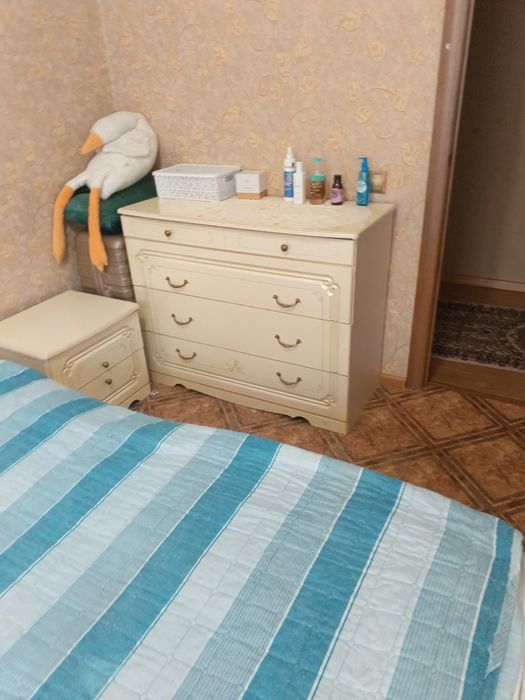 Продам спальный гарнитур