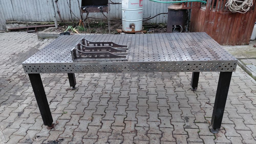 Vând masă de sudură profesională