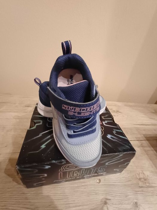 Adidași noi skechers