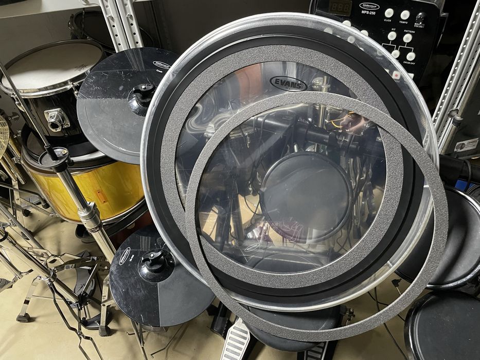 Пластик для бас бочки EVANS 22