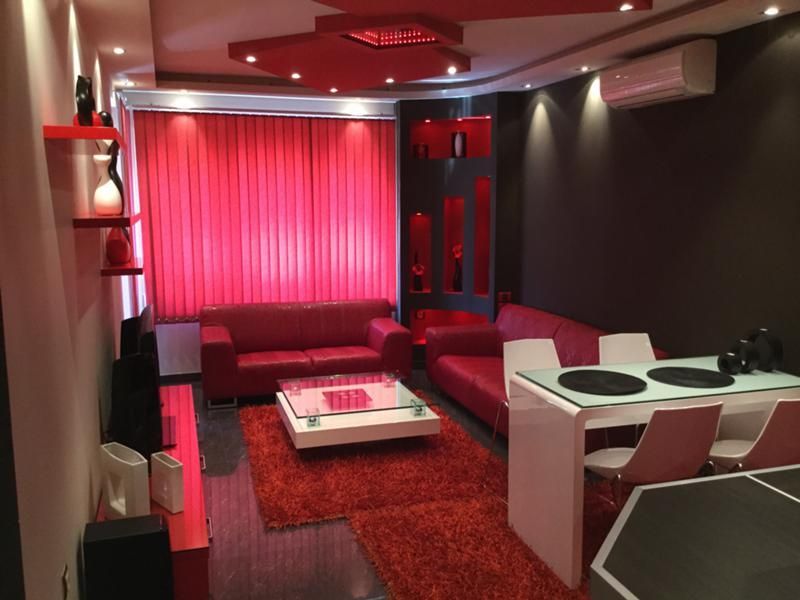 Дава се под наем Двустаен апартамент в София, Хладилника - 55 кв.м за 700 € - Снимка #1