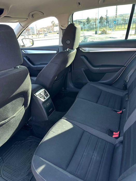 Skoda Octavia 2020 1.0 Combi Manual