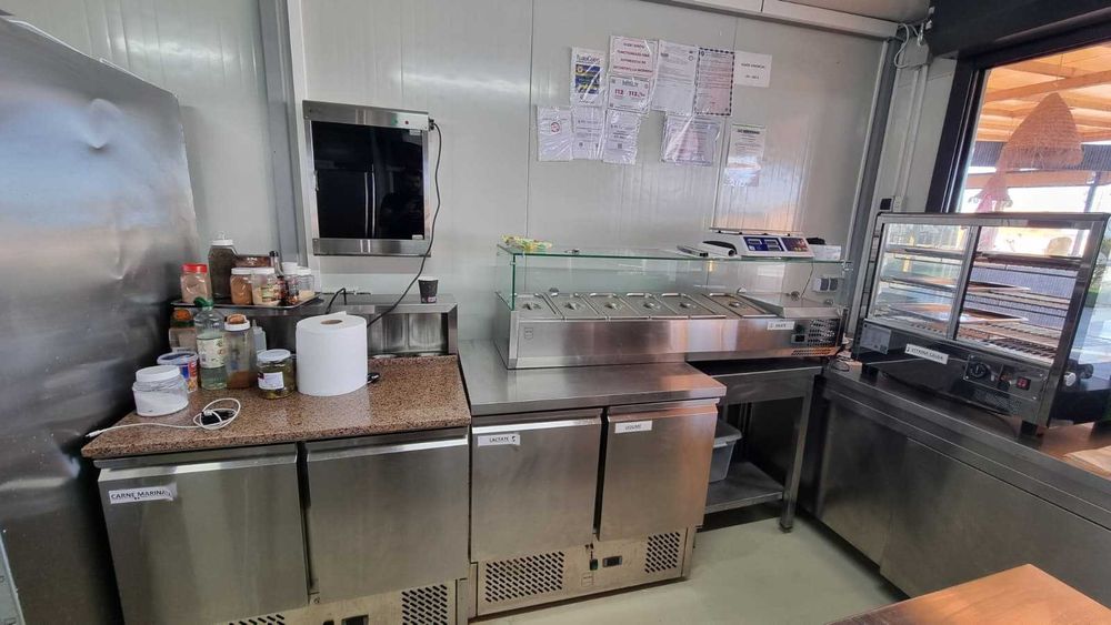 Afacere la cheie: Fast-Food  complet operațională și utilată. SEA BITES FOOD COURT, MAMAIA NORD