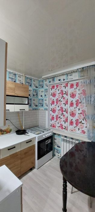 Продам 2 х комнатную молочном дворе