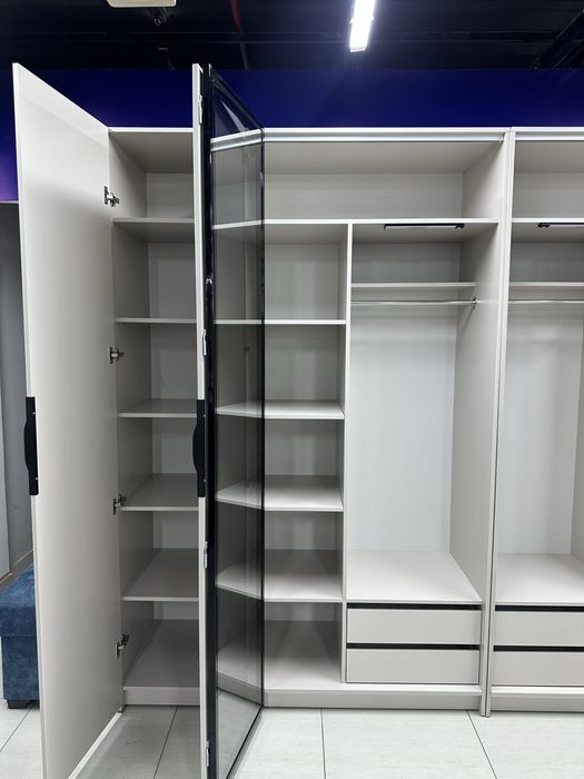 Большой шкаф, маленький шкаф