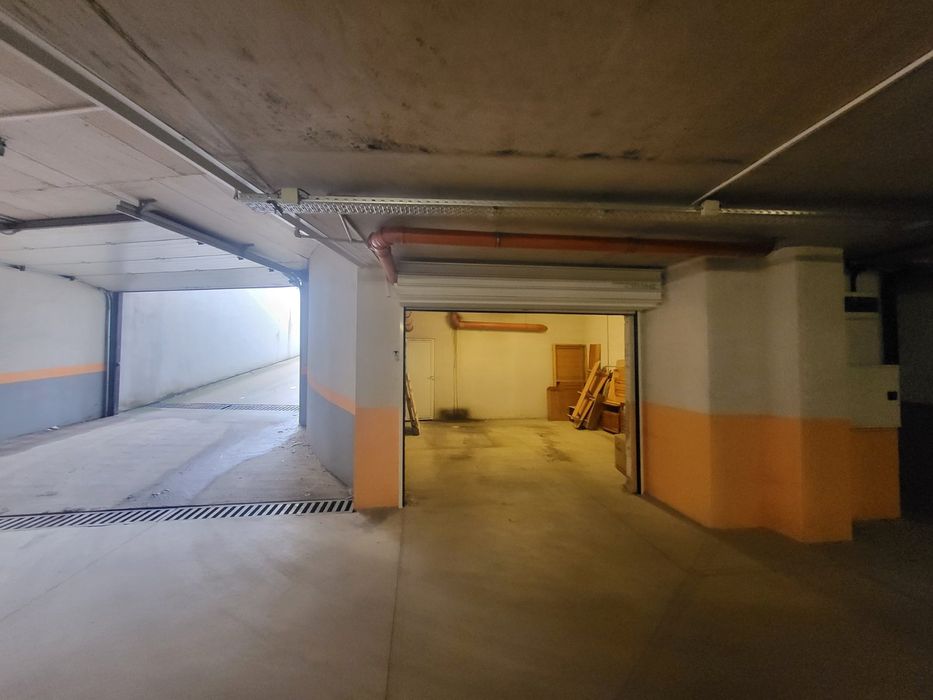 Дава се под наем Гараж / Паркомясто в София, Дървеница - 67 кв.м за 87777.63 € - Снимка #2