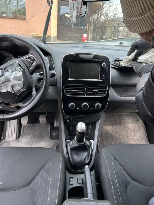 De vânzare Renault Clio 2020 GPL – avariat