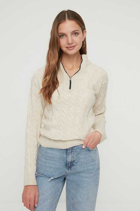 Pulover cu model torsade si fenta cu fermoar