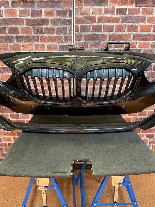 Bara fata BMW SERIA 1 F40 M-pachet