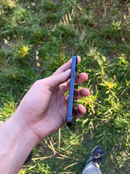 Обменяю айфон 12 мини