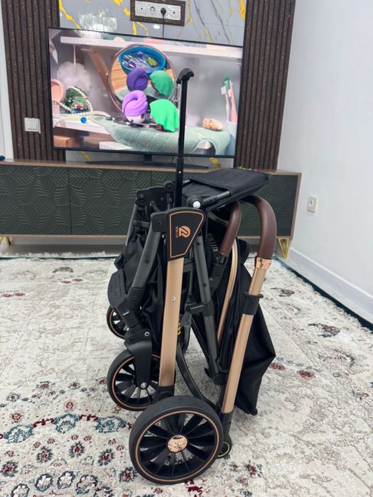 Продам коляску, новая.