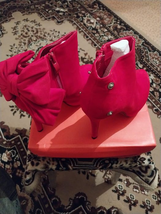 Продам новые батильоны размер 37-38