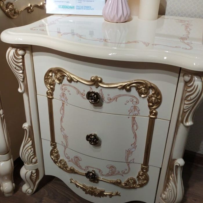 Красивый спальный гарнитур Энрике