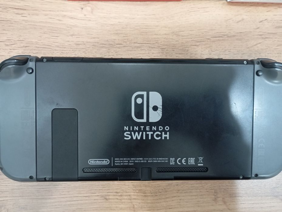 Nintendo Switch серый в отличном состоянии