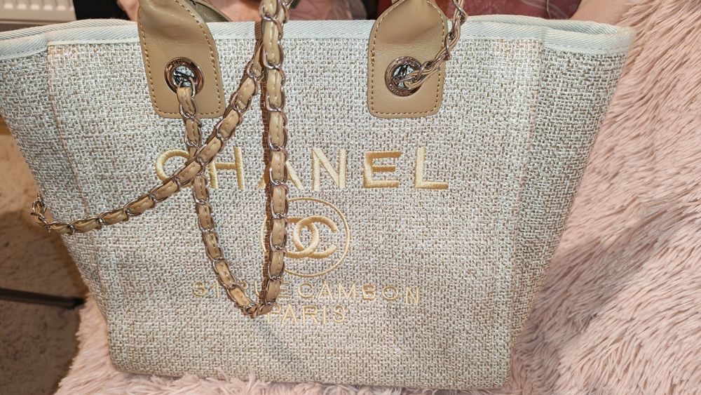 Geantă Chanel Deauville de vară