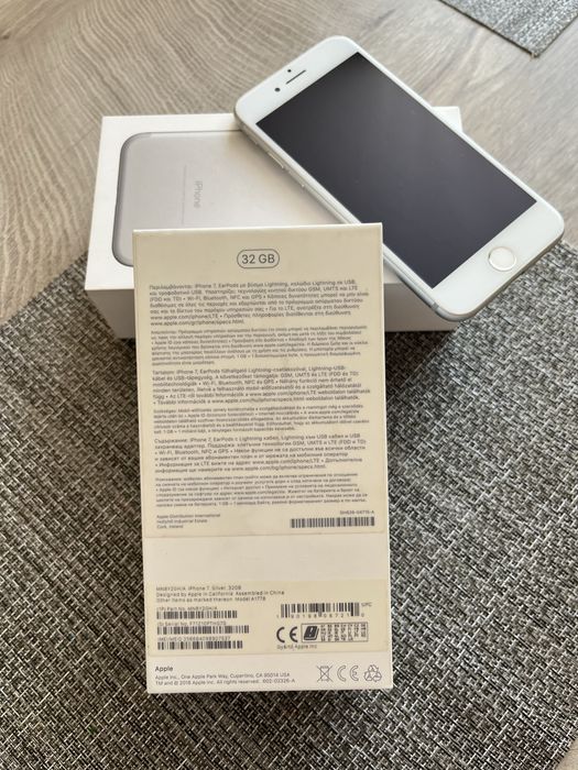 iPhone 7,Silver, 32 GB