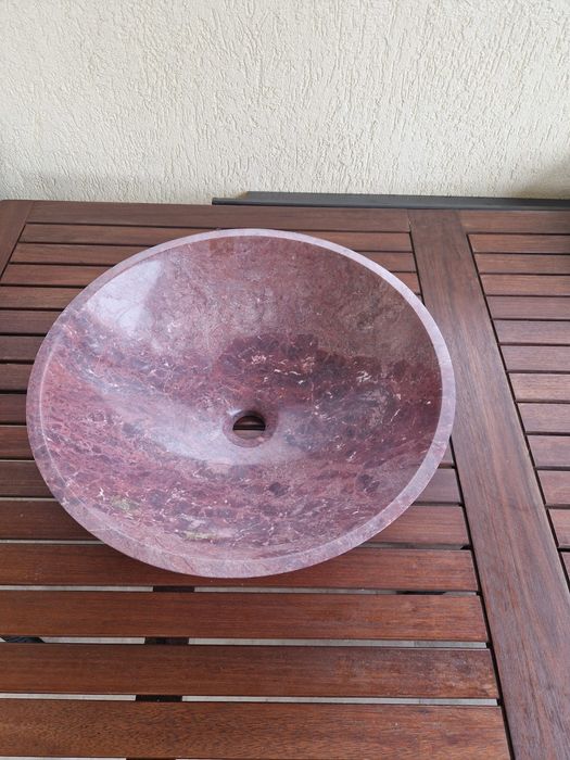 Vând lavoar piatră naturală.