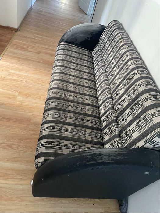 диван удобный.