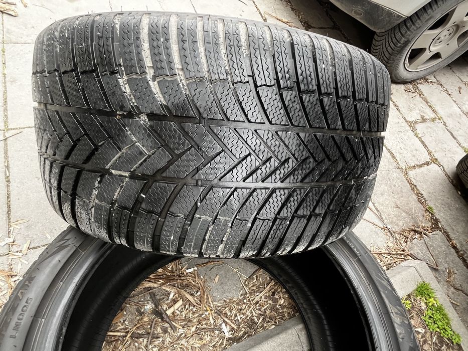 Bridgestone 295/35 R19 зимни