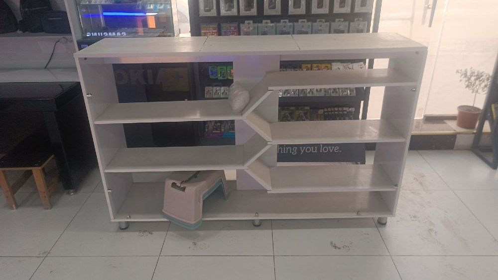 Pastavka stullar sotiladi arzon narxda