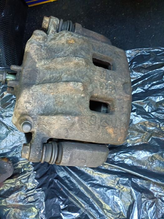 Спирачни апарати за субару аутбек B12,H6