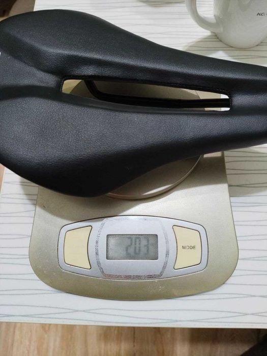 Продам практически новое седло ZTTO