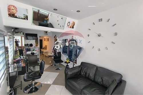 Продава се Тристаен апартамент в Велики Преслав - 78 кв.м за 1105 €/кв.м - Снимка #12