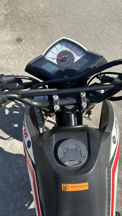 Motocicleta Keeway TX 125 SM