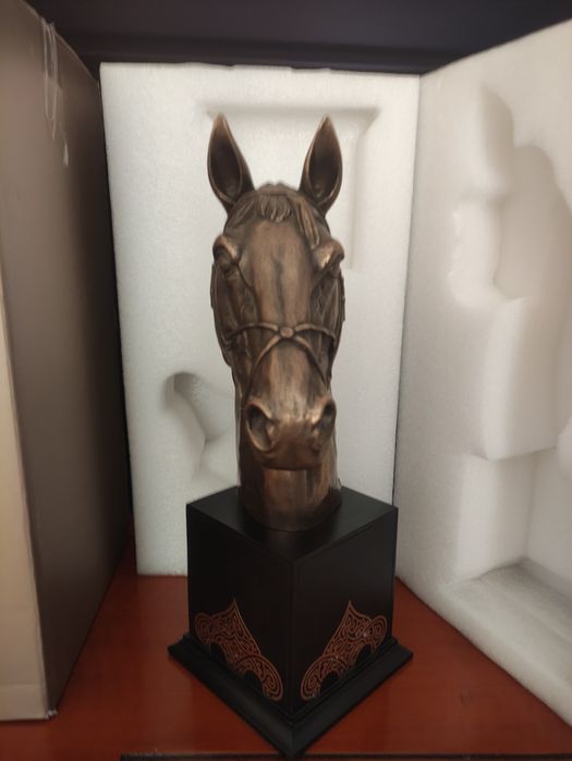 Сувенир Empire из бронзы