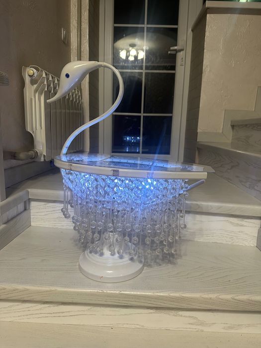 Металлический лебедь с подсветкой!