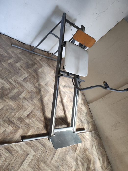 Тренажер для разработки ног.