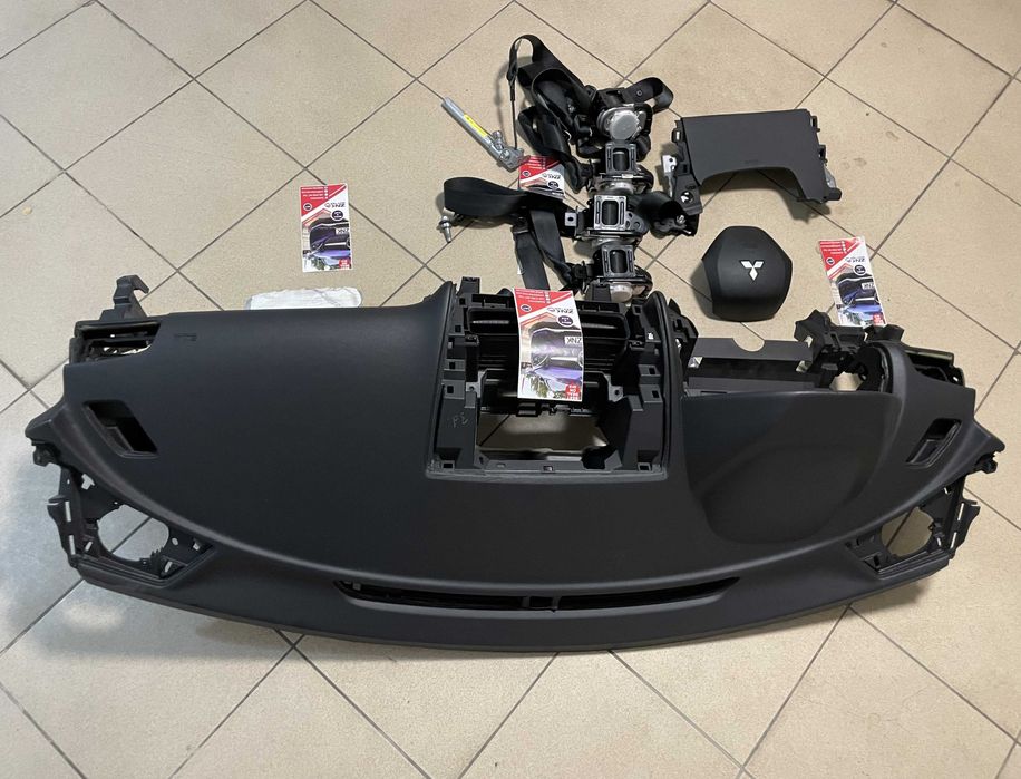 Mitsubishi Eclipse Cross - plansa de bord - kit airbag - set centuri
