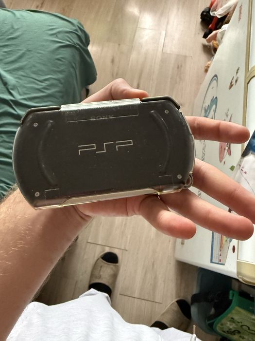 PSP Go игровая консоль