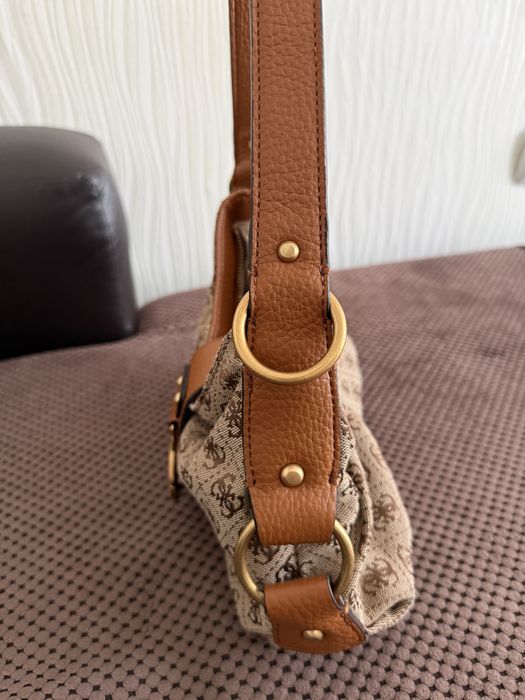 Дамска чанта Guess