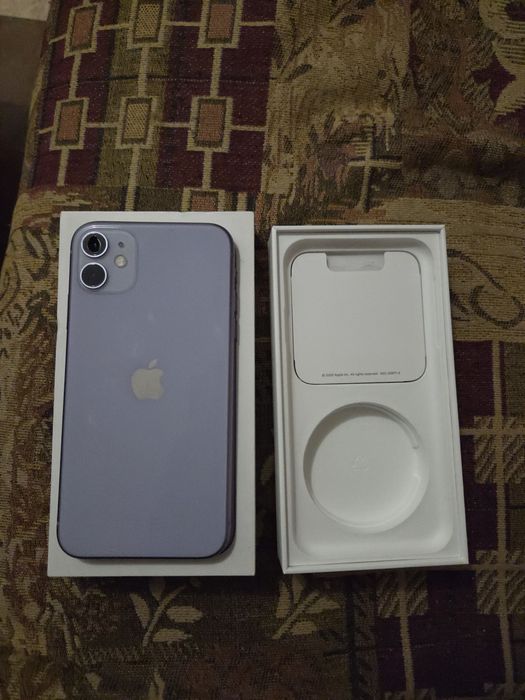 Айфон 11, фиолетовый