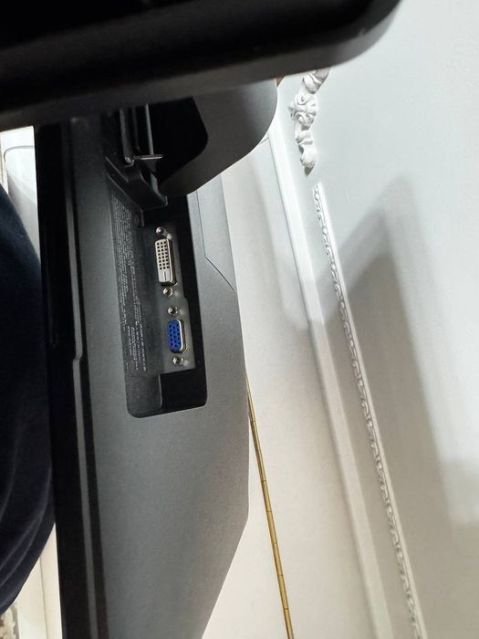 Продаются мониторы