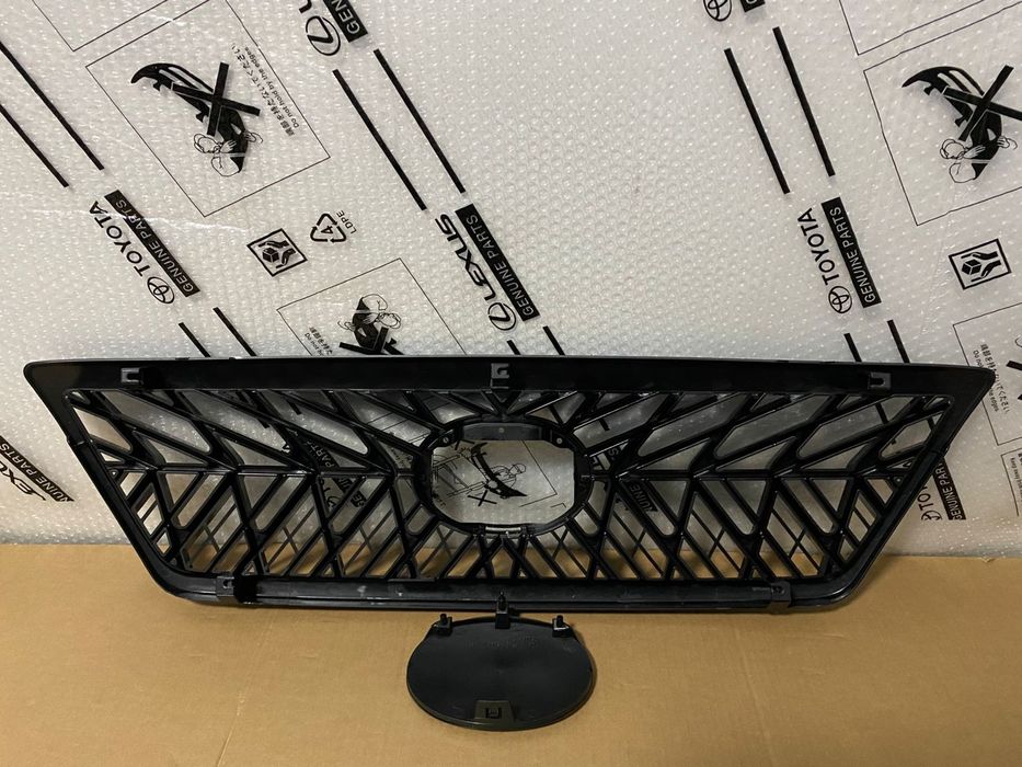 Решетка радиатора LX 470 TRD