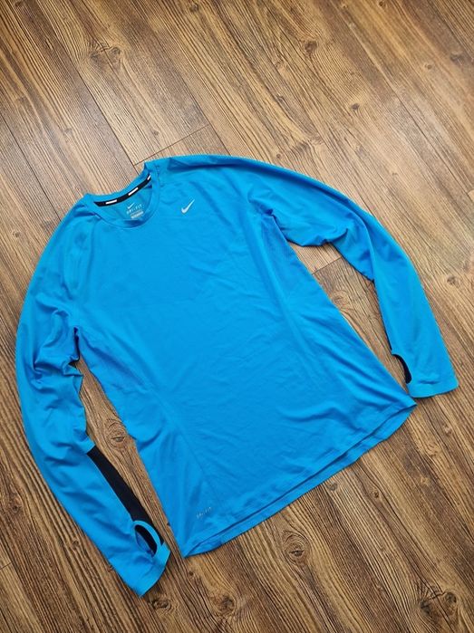 Страхотна мъжка спортна блуза NIКЕ размер L
без забележки като нова, р