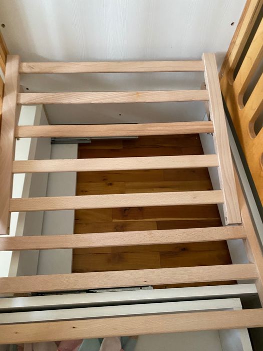 Бебешка кошара с подматрачна рамка и матрак.