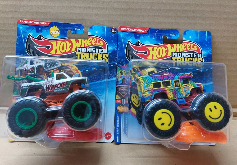Колички Hot Wheels Monster Trucks / Color shifters / бъги - 15 модела