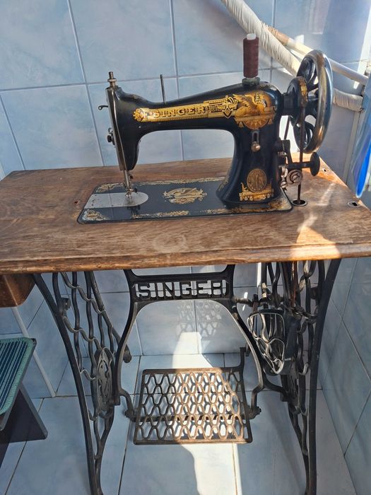 Masina de cusut singer veche