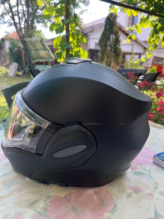 Мото каска и кожено мото яке