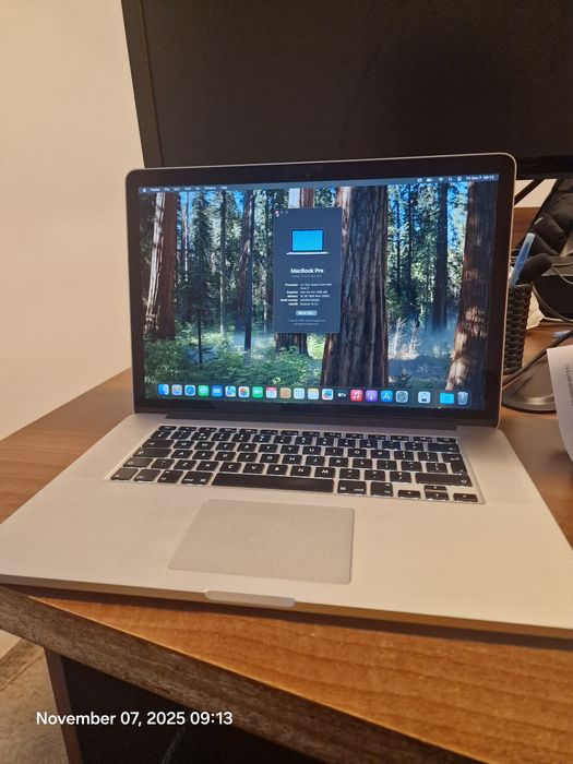 Apple Macbook 15" 16gb RAM 256SSD