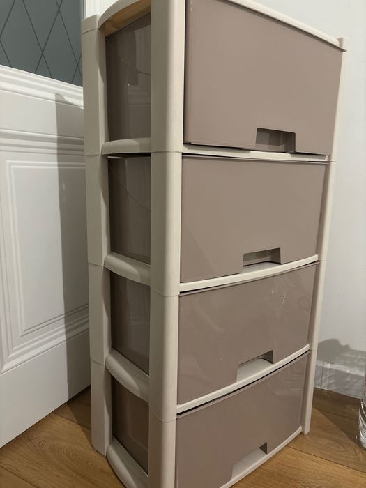 Пластиковый комод с 4 ящиками