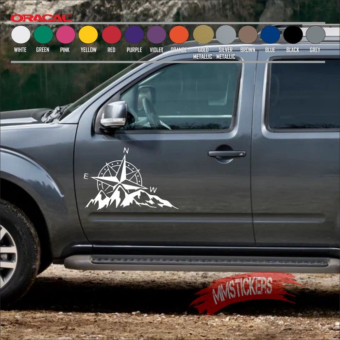 Стикер за кола Планина с Компас