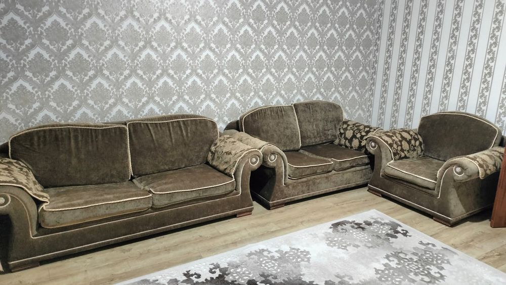 Диван раскладной и кресло