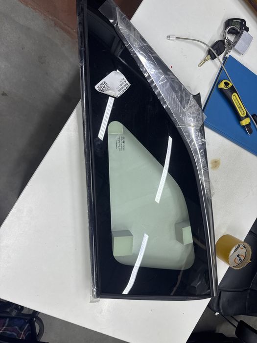 Задняя форточко changan CS5 plus