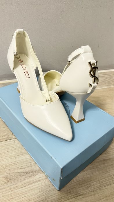 Стильные новые туфли 38 размера