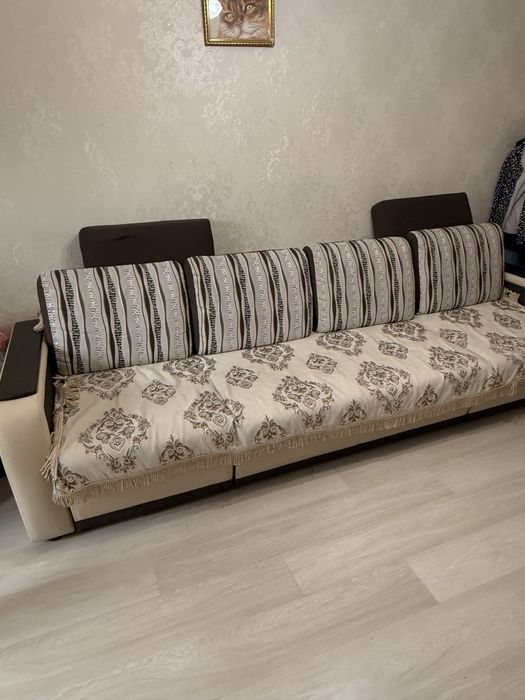 Продается диван длиной 2.80 м